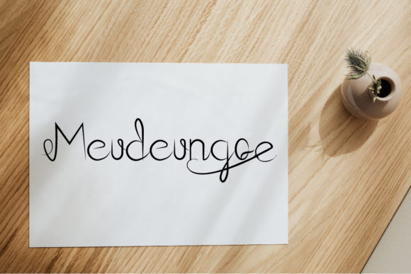 Meudeungoe: A Romantic Script Typeface for Web Design